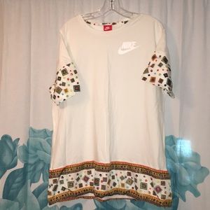 Nike fun geometric tee (NEVER WORN!)